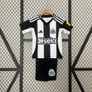 NEWCASTLE UNITED I 24/25 CONJUNTO INFANTIL